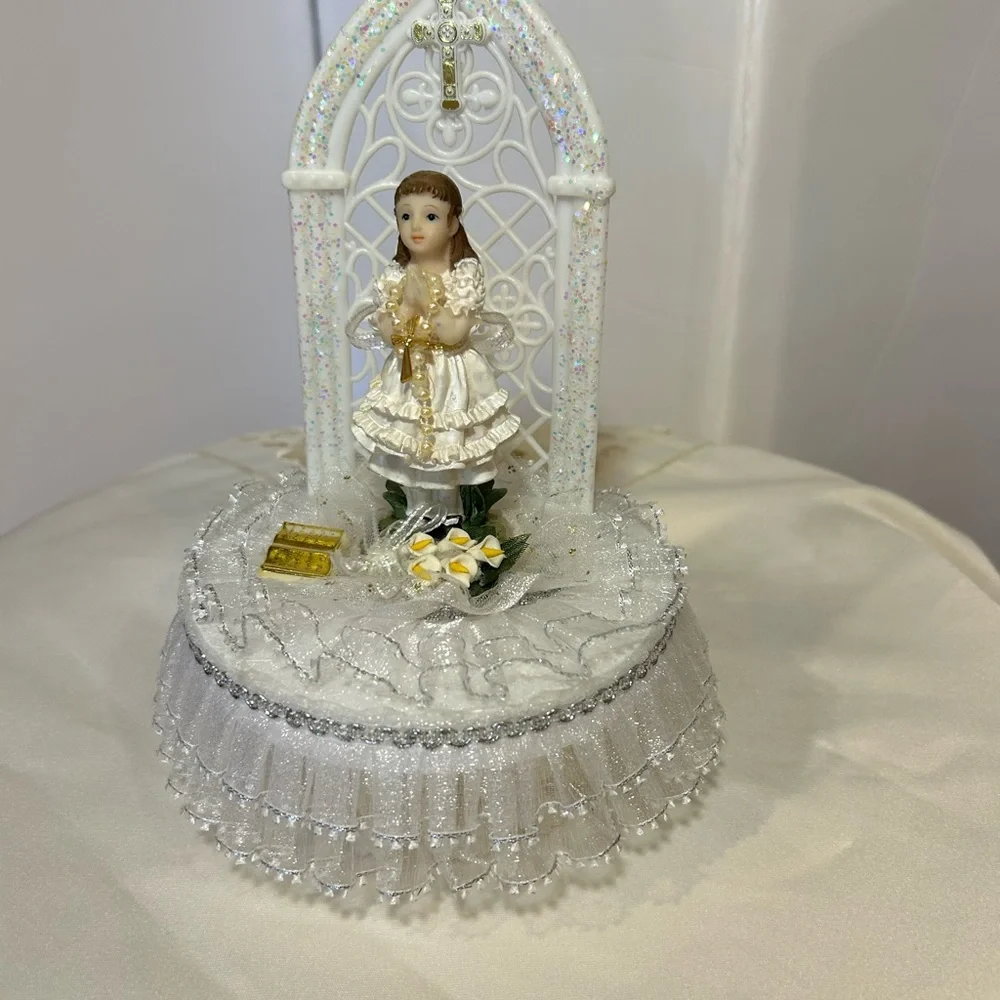 Elegant White Prayer Figurine for first communion